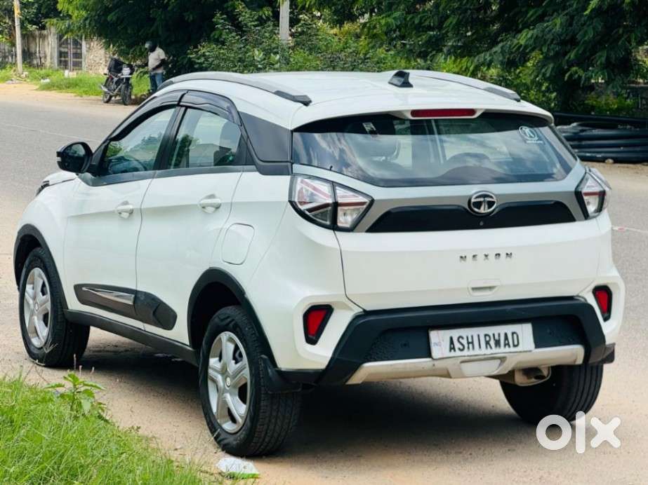 Tata Nexon, 2022, Petrol