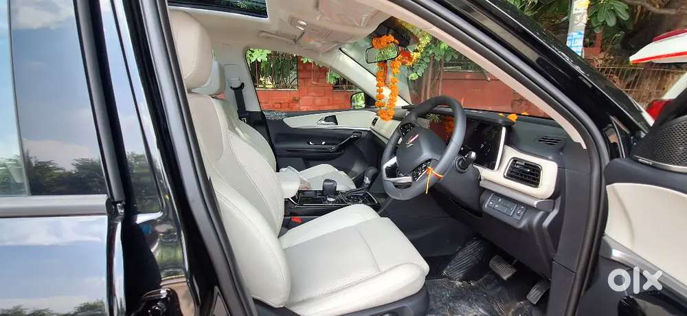 Mahindra Xuv700 2024 Diesel Well Maintained