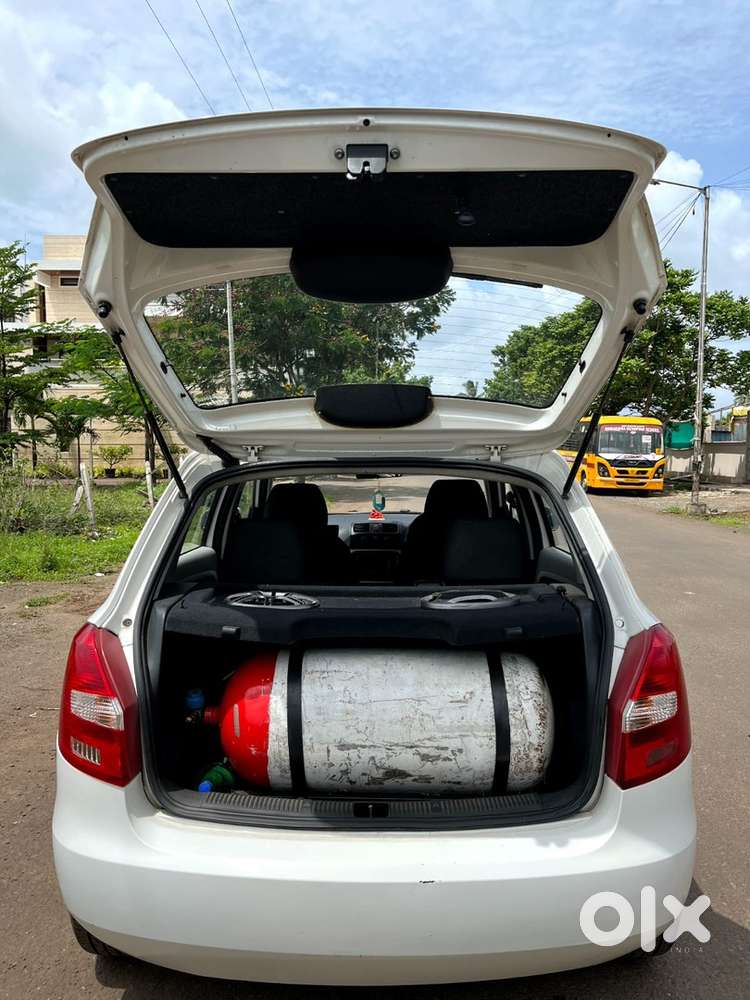 Skoda Fabia Petrol Manual 2009 All Power Windo,power Steering,with Cng