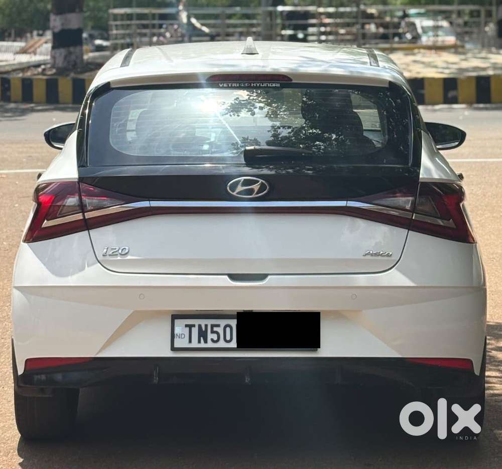 Hyundai I20 Asta (o) 1.2 Mt, 2023, Petrol