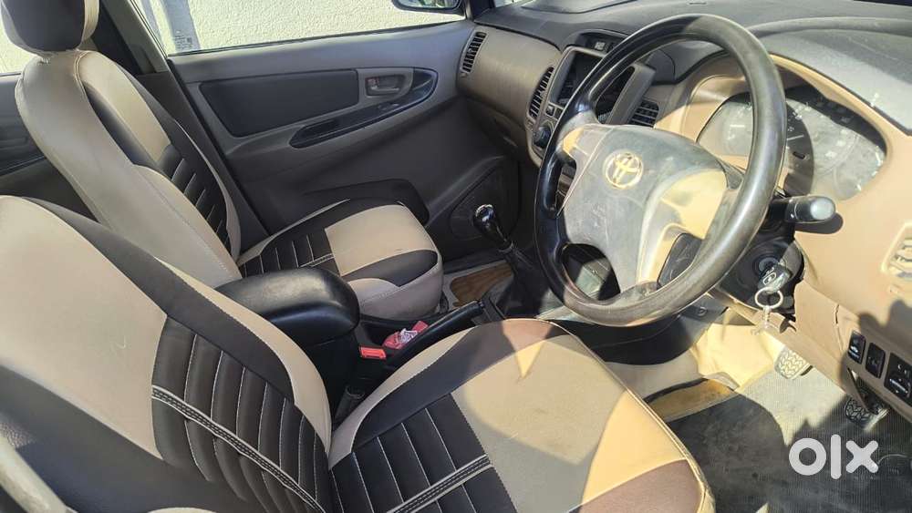 Toyota Innova 2.5 G (diesel) 8 Seater, 2015, Diesel