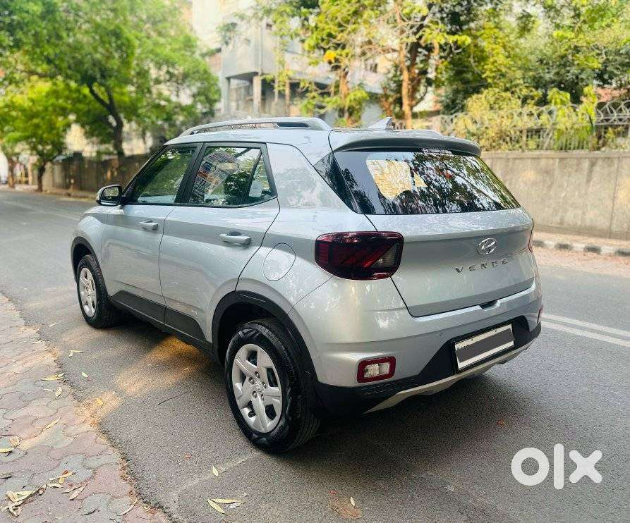 Hyundai Venue 1.2 S Plus, 2022, Petrol