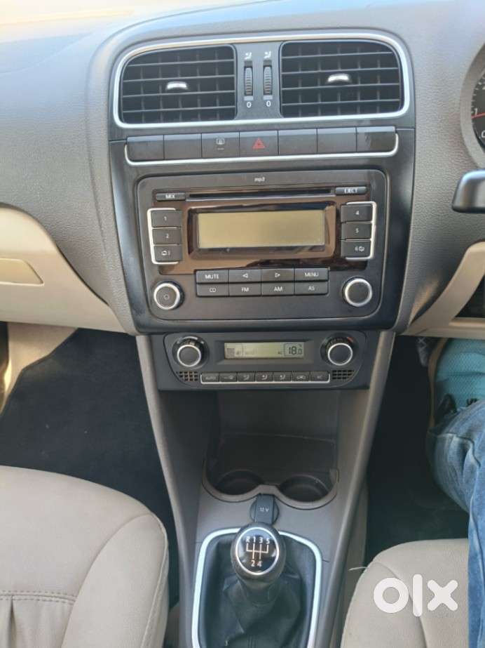 Volkswagen Vento 2010-2013 Petrol Highline, 2011, Petrol