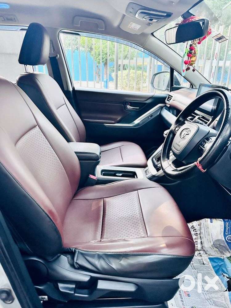 Toyota Innova Hycross 2.0 Vx Hybrid 7 Str, 2023, Petrol