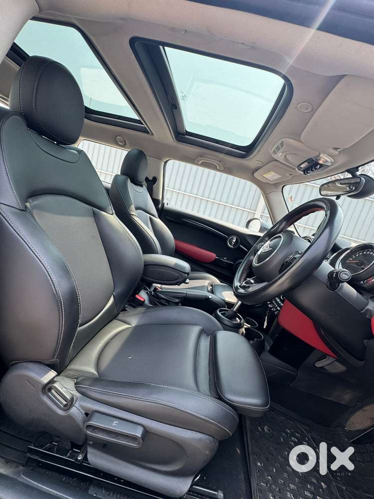 Mini Cooper 3 Door John Works, 2017, Petrol