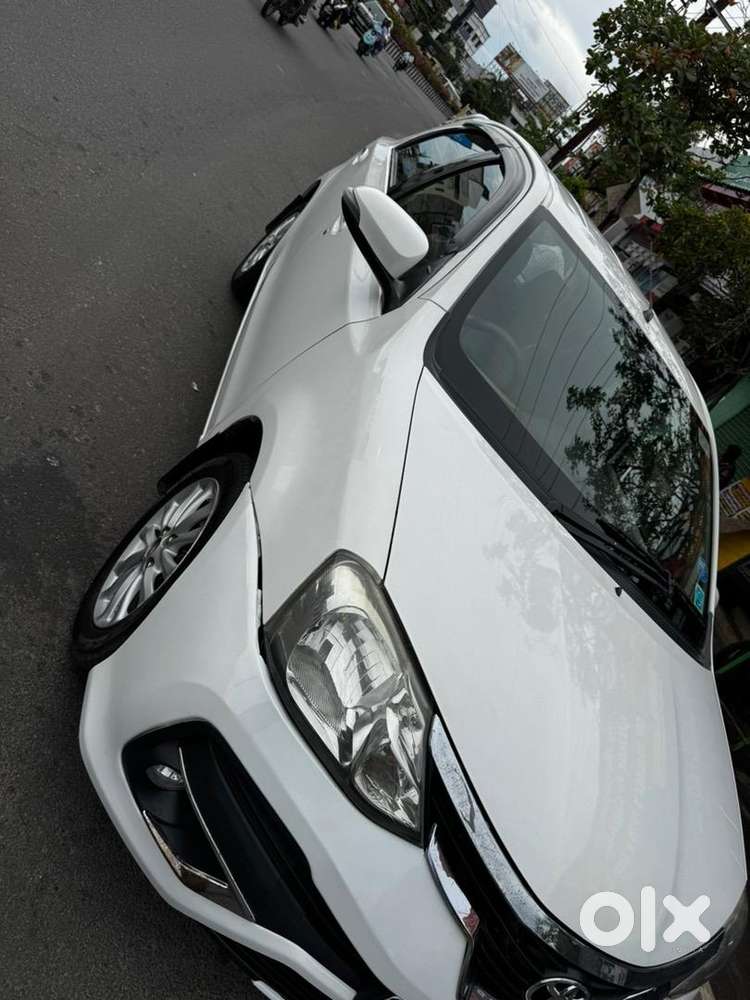 Toyota Etios Liva 2013 Petrol Well Maintained