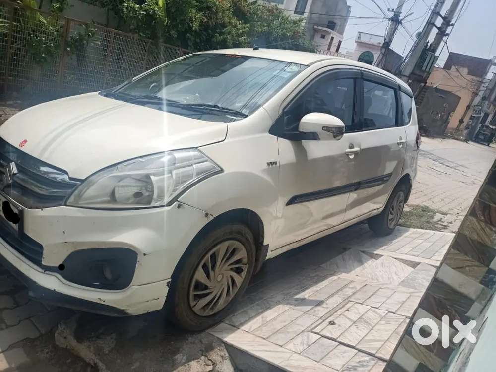 Maruti Suzuki Ertiga 2016 White Car Hr26 Gurgaon Registered