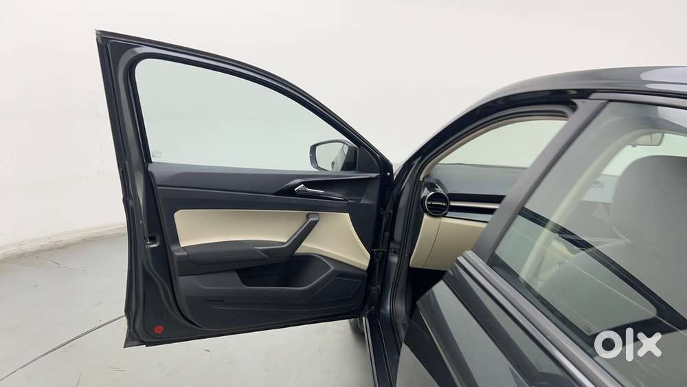 Skoda Slavia Ambition 1.0l Tsi At, 2022, Petrol