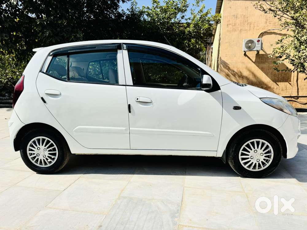 Hyundai I10 Sportz At, 2011, Petrol