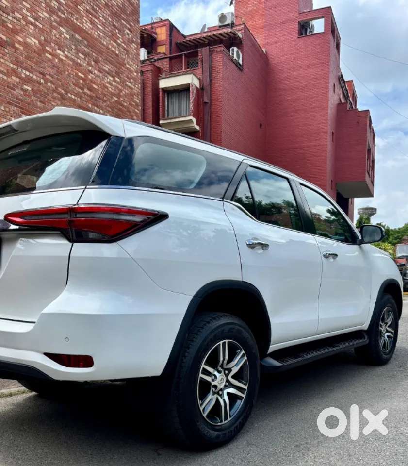 Toyota Fortuner 4x2 At 2.7 Petrol, 2024, Petrol