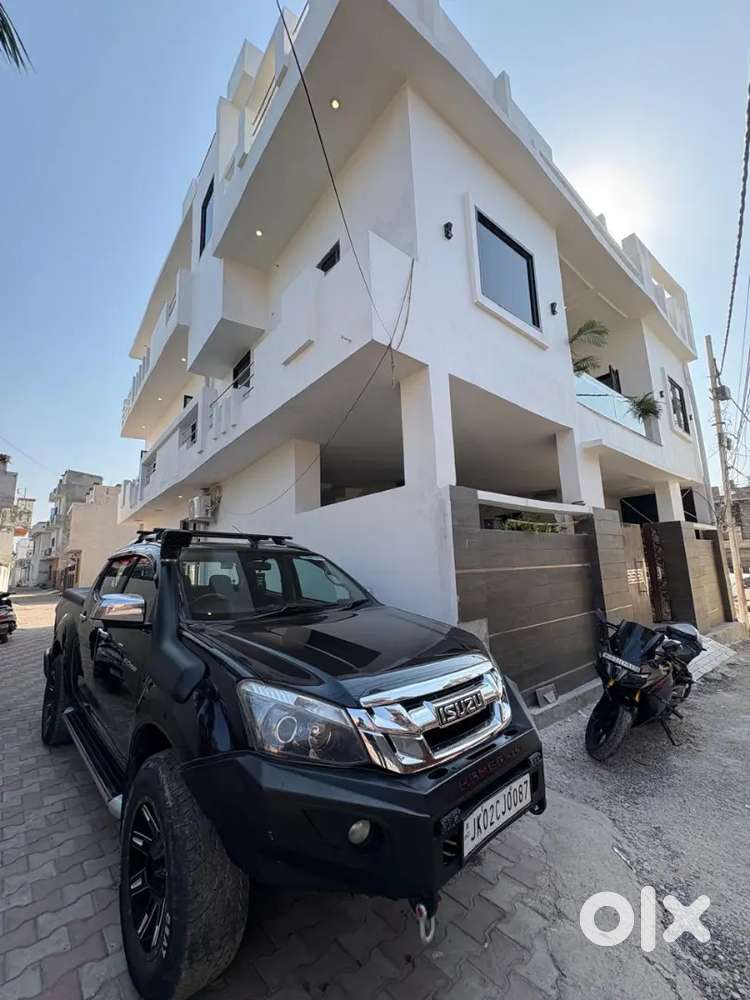 Isuzu V-cross 4×4 Diesel  Top Model In Mint Condition
