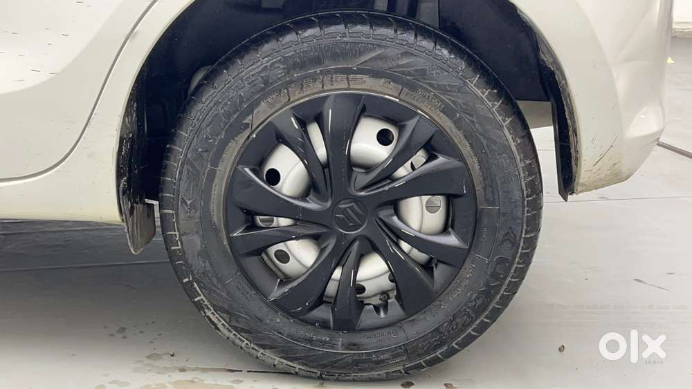 Maruti Suzuki Swift 1.3 Lxi, 2023, Petrol