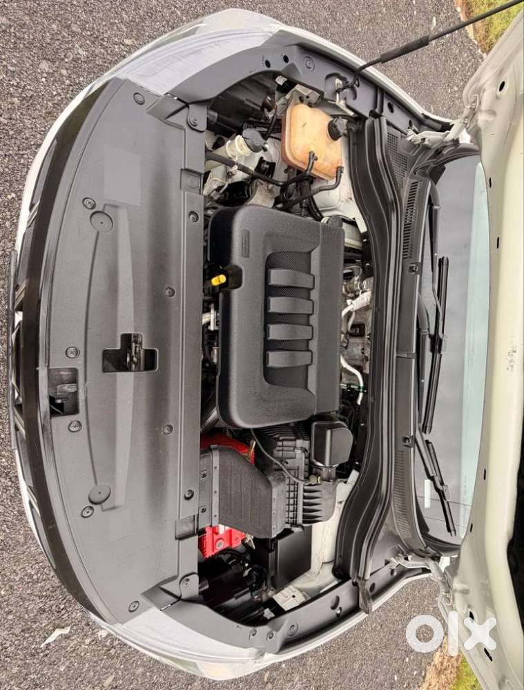 Mahindra Xuv700 2.2 Ax 7 Diesel At Luxury Pack Str Awd, 2021, Diesel