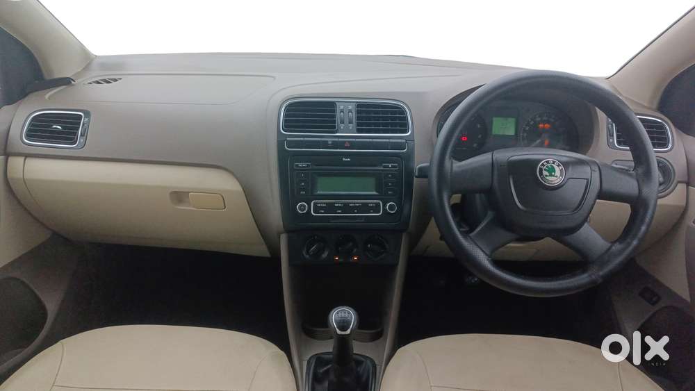 Skoda Rapid 1.6 Mpi Ambition, 2013, Petrol