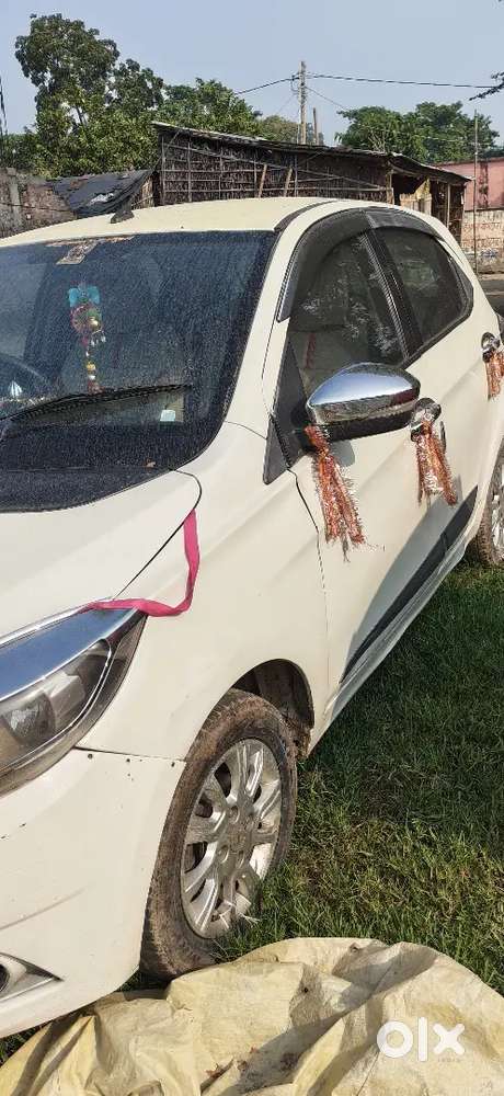Tata Tiago 2017 Petrol 120000 Km Driven