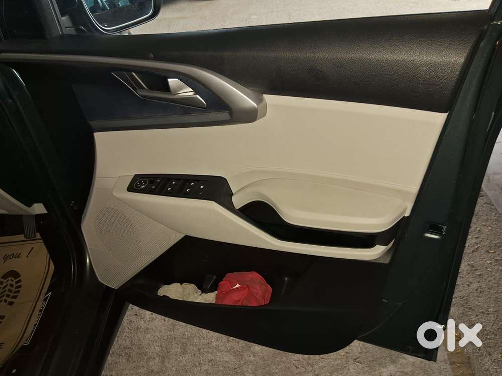 Kia Carens G 1.5 6mt Premium (o) 7-seater, 2024, Petrol