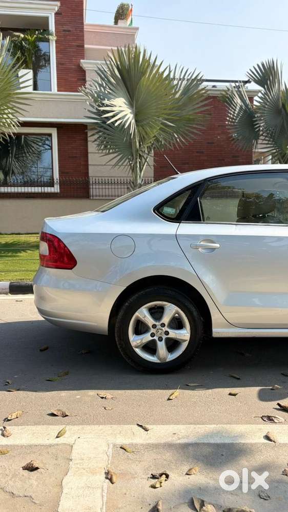 Skoda Rapid 1.6 Mpi Ambition, 2012, Petrol