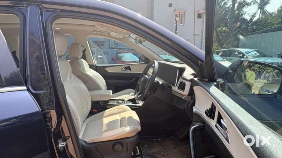 Mahindra Xuv700 2.2 Ax 7 Diesel At Luxury Pack Str, 2023, Diesel