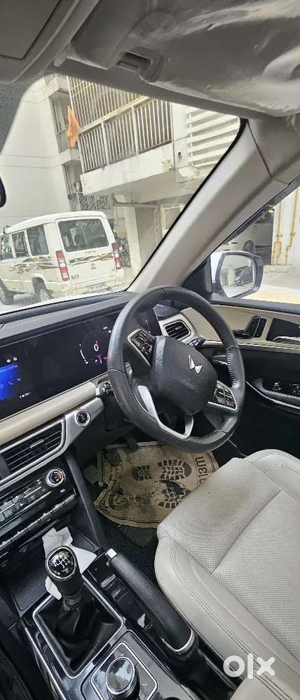 Mahindra Xuv700 2022 Petrol Well Maintained