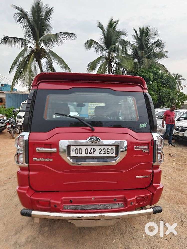 Mahindra Scorpio S10 7 Seater, 2017, Petrol