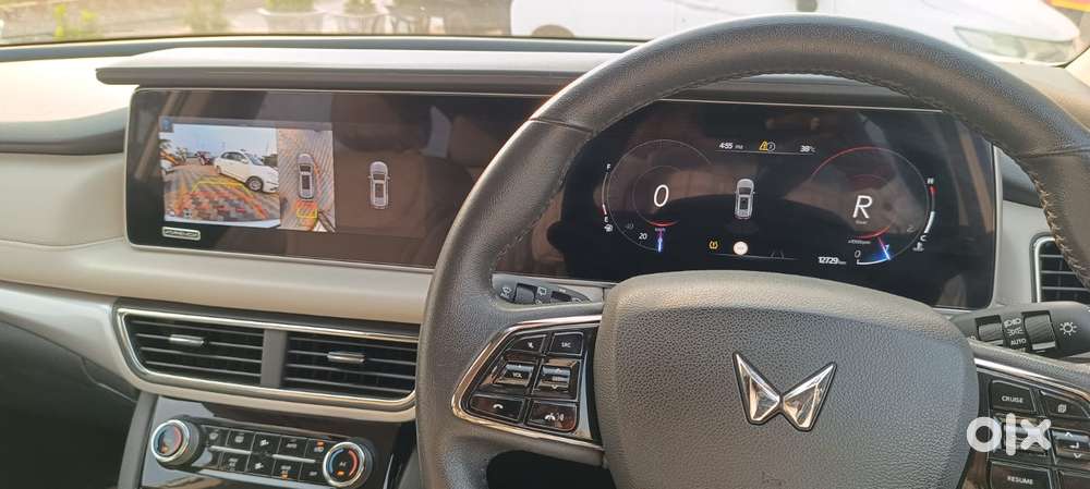 Mahindra Xuv700 2.2 Ax 7 Diesel At Luxury Pack Str, 2025, Diesel