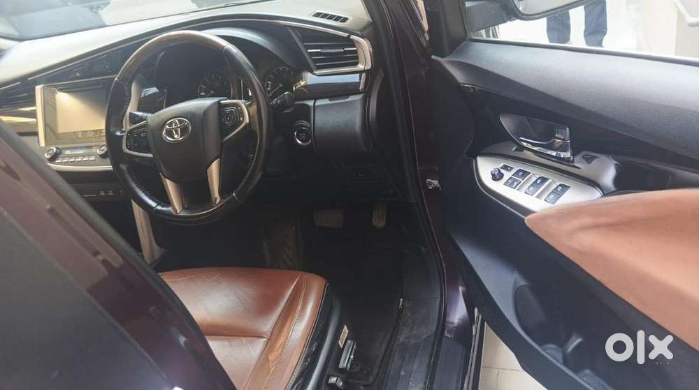 Toyota Innova Crysta 2016 Petrol Well Maintained