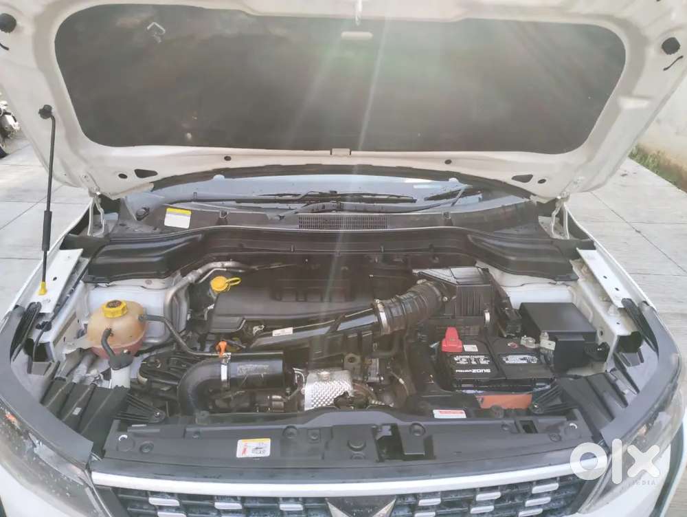 Mahindra Xuv300 W6 2023 ,petrol ,autoshift Gear With Sunroof Keystart