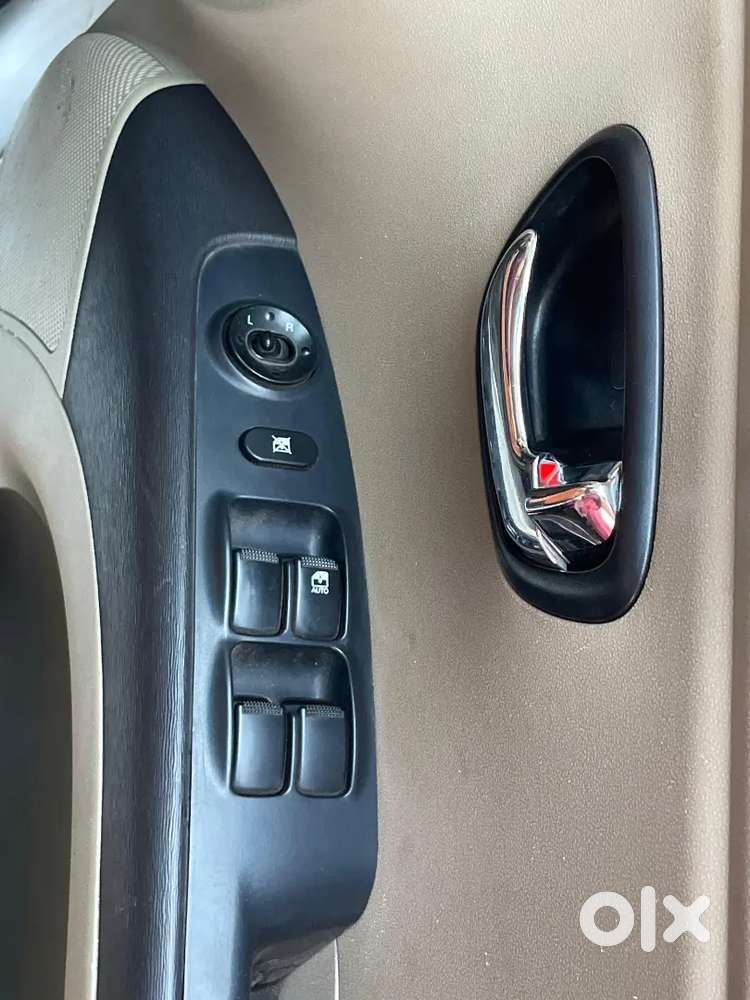 Hyundai I10 Sunroof 2011 Petrol+cng Well Maintained