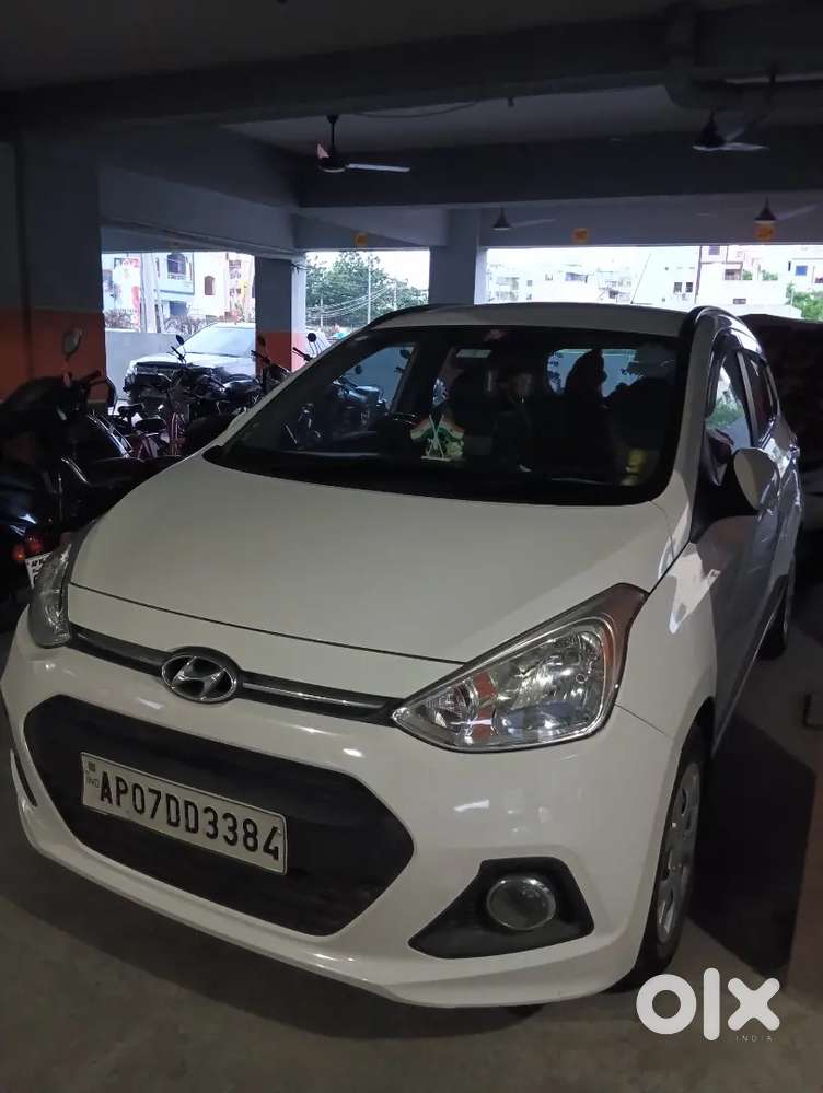 Hyundai I10 / 1.2 Sportz