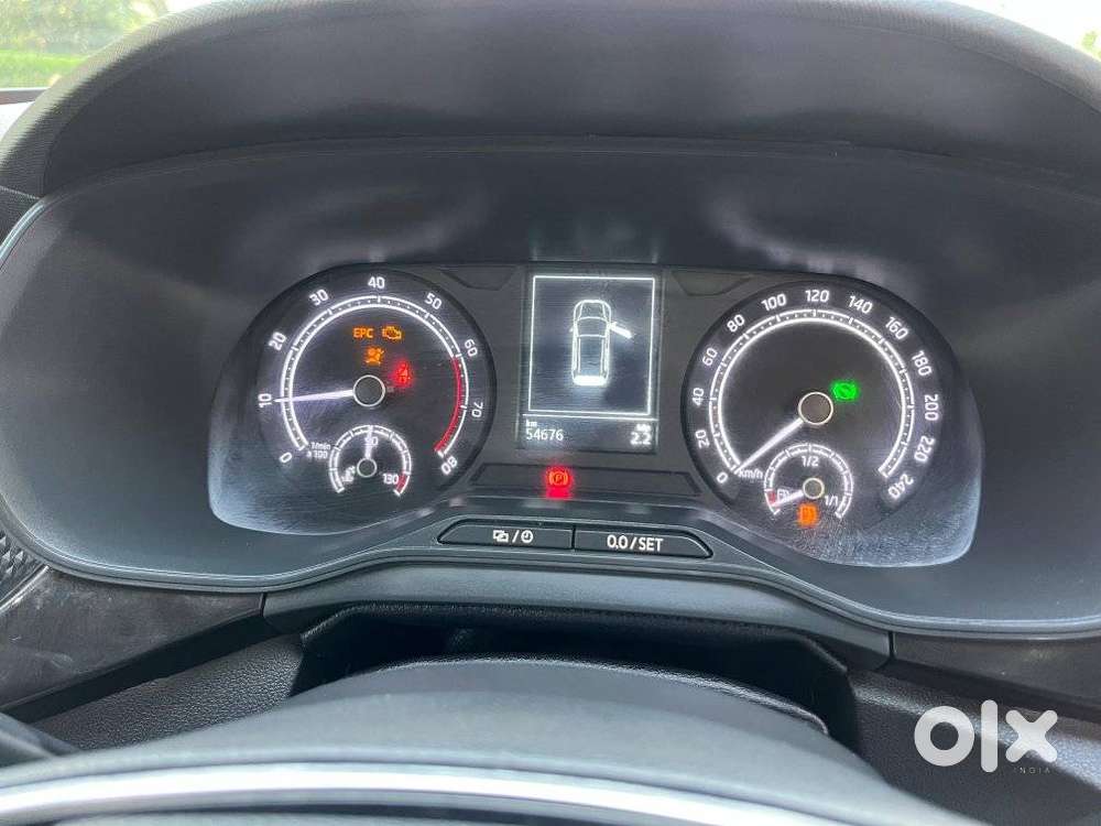 Skoda Kushaq 1.0 Tsi Style At (6 Airbags), 2021, Petrol