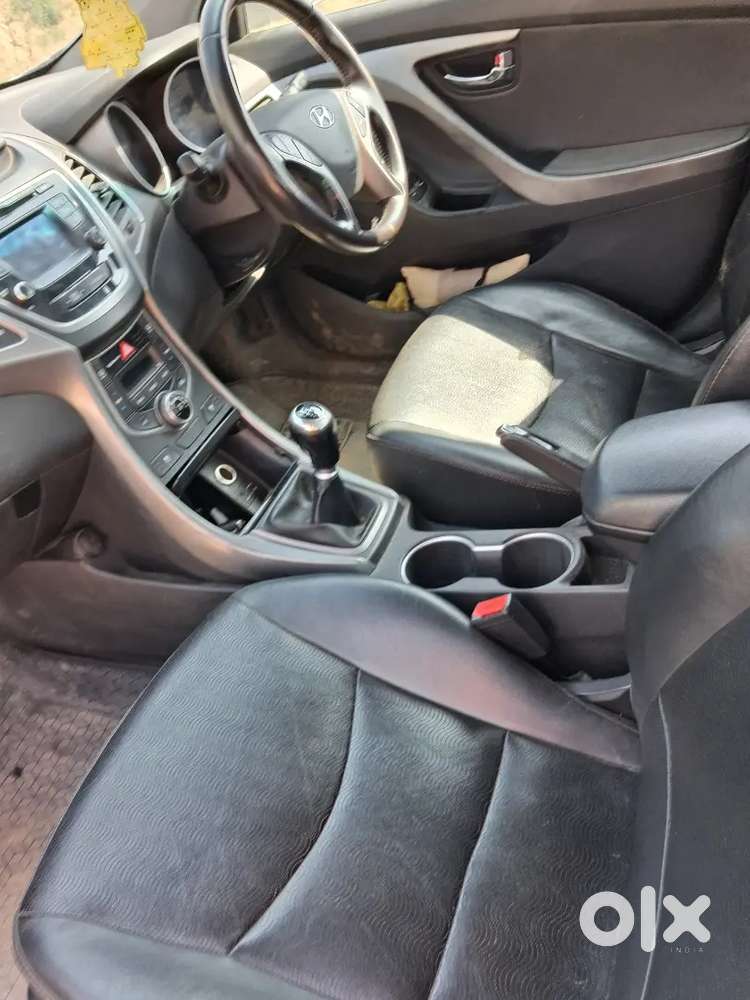 Hyundai New Elantra 2015 Diesel 107000 Km Driven
