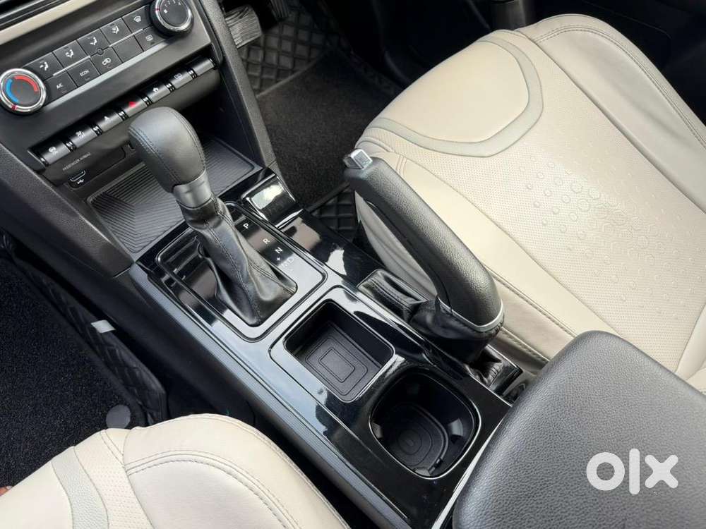 2022 Mahindra Xuv700 Ax5 Automatic