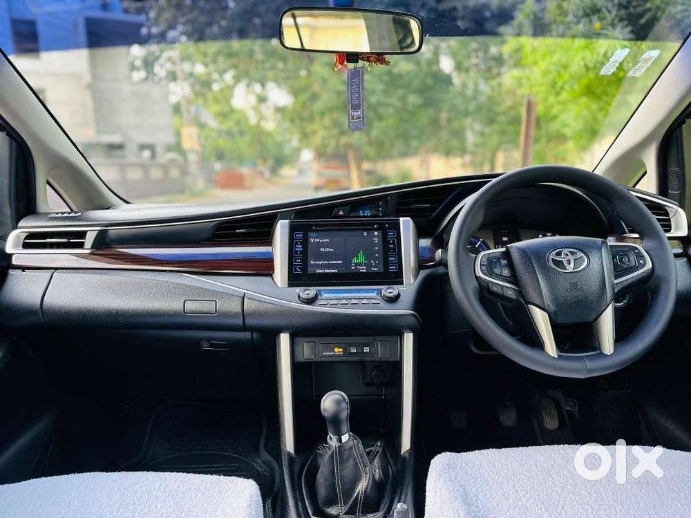 Toyota Innova Crysta 2.4 V, 2016, Diesel