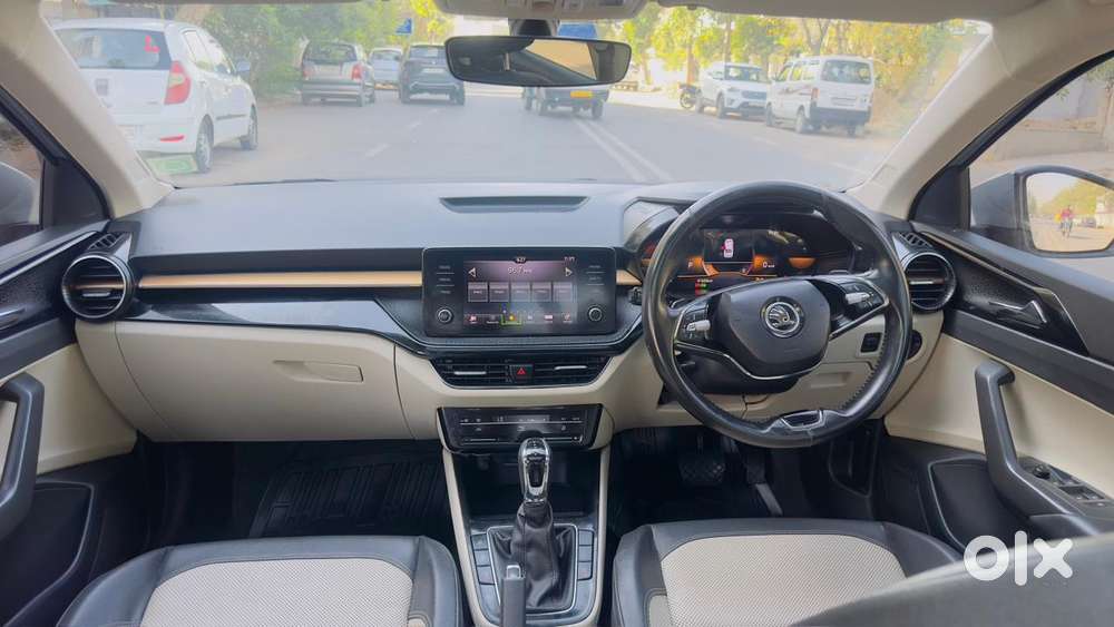 Skoda Slavia 1.0 Tsi Style At, 2023, Petrol