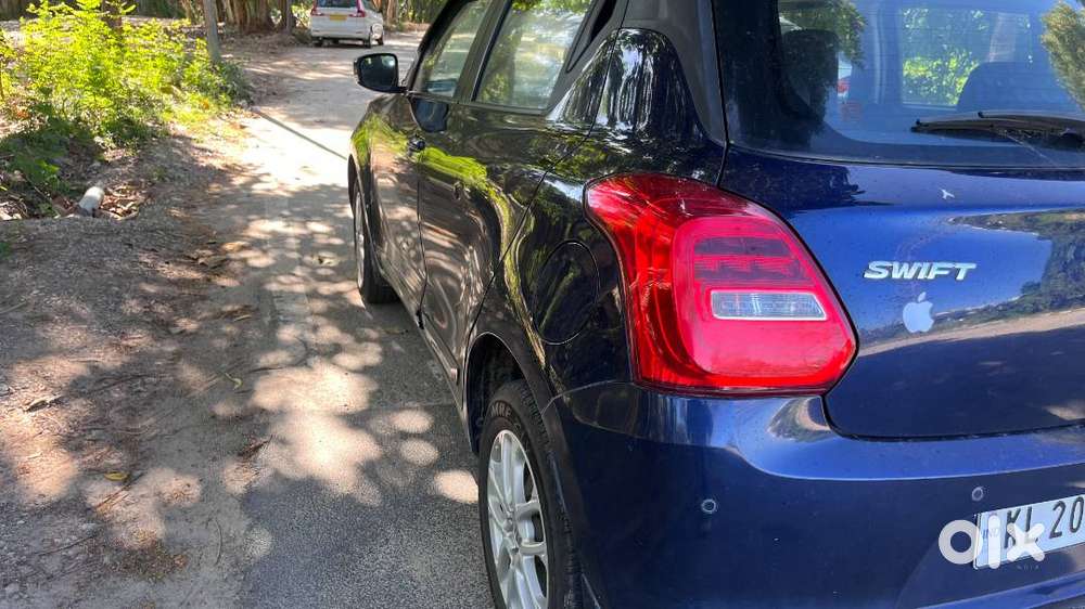 Showroom-condition, Accident-free Maruti Suzuki Swift Zxi