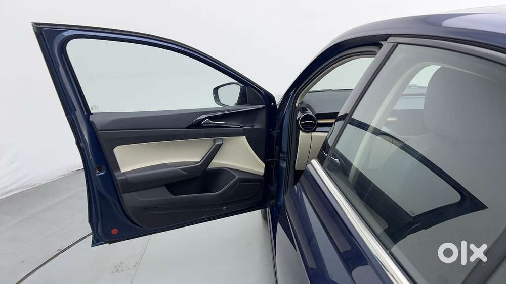 Skoda Slavia Style 1.0l Tsi Mt, 2023, Petrol