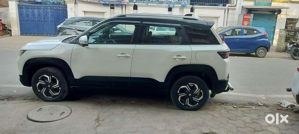 Maruti Suzuki Brezza 1.5 Zxi Plus Smart Hybrid Dual Tone, 2022, Petr..