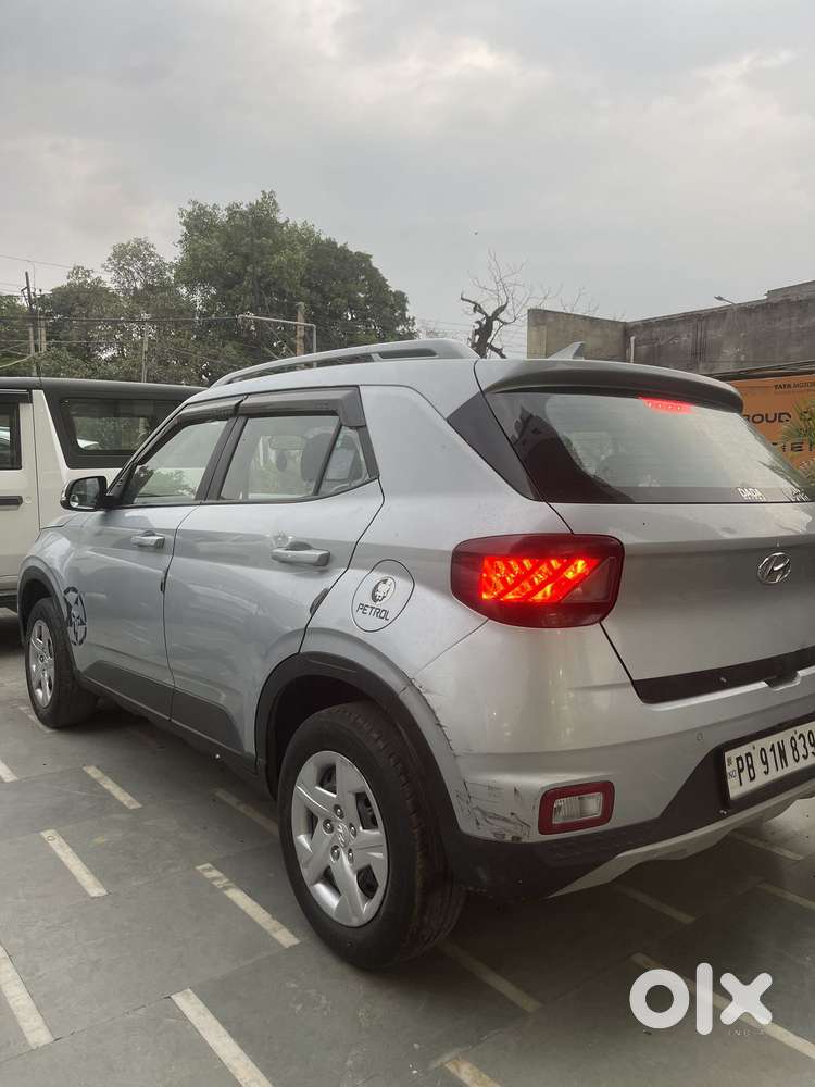 Hyundai Venue 1.2 S Plus, 2021, Petrol