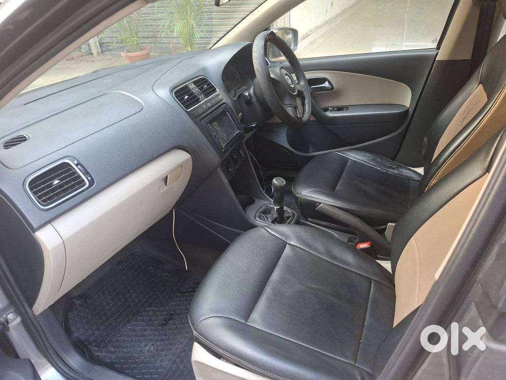 Volkswagen Polo Petrol Highline 1.6L, 2012, Diesel