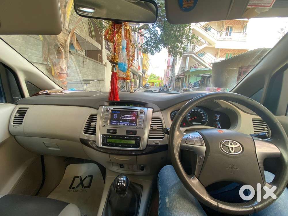 Toyota Innova 2014 Diesel - 7 Seater ( Captian Seats )