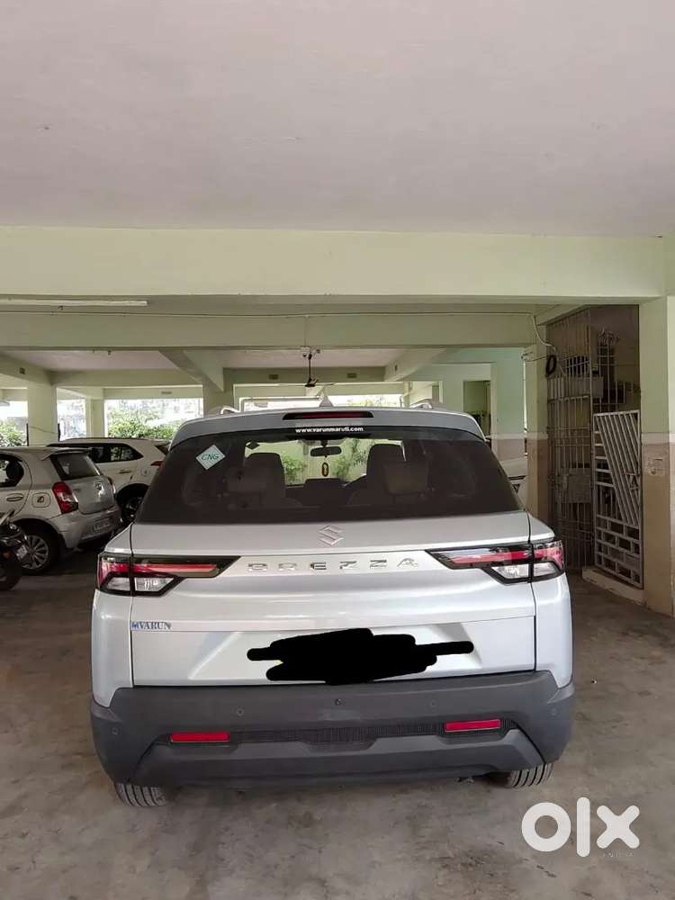 Maruti Suzuki Brezza Lxi Cng 2025