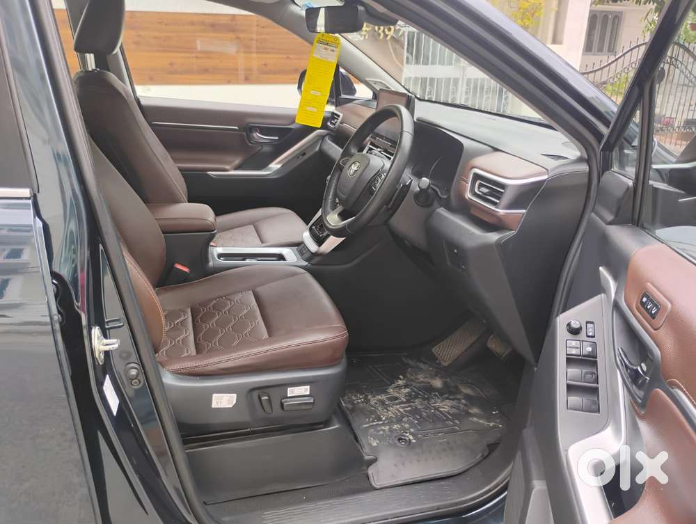 Toyota Innova Hycross 2.0 Zx Hybrid 7 Str, 2024, Petrol