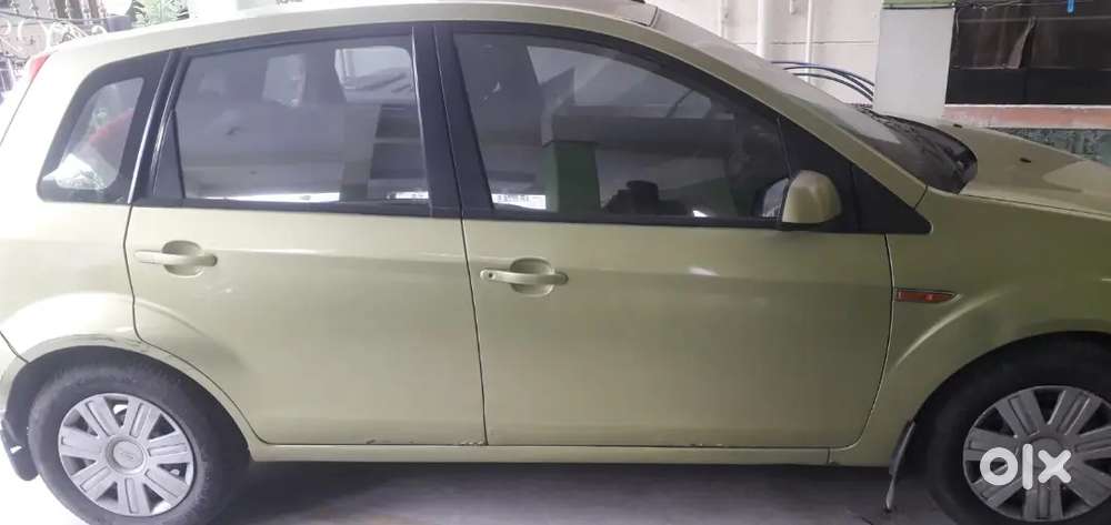 Ford Figo 2010 Petrol 45000 Km Driven