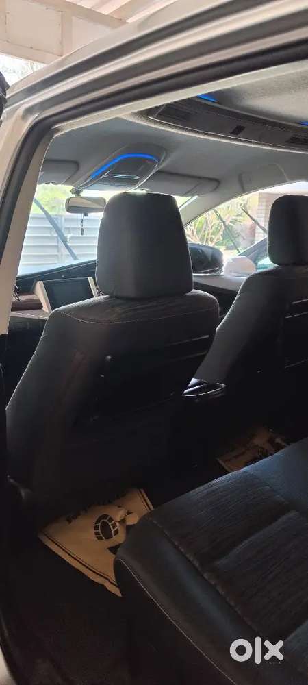 Innova Crysta Vx 8 Str