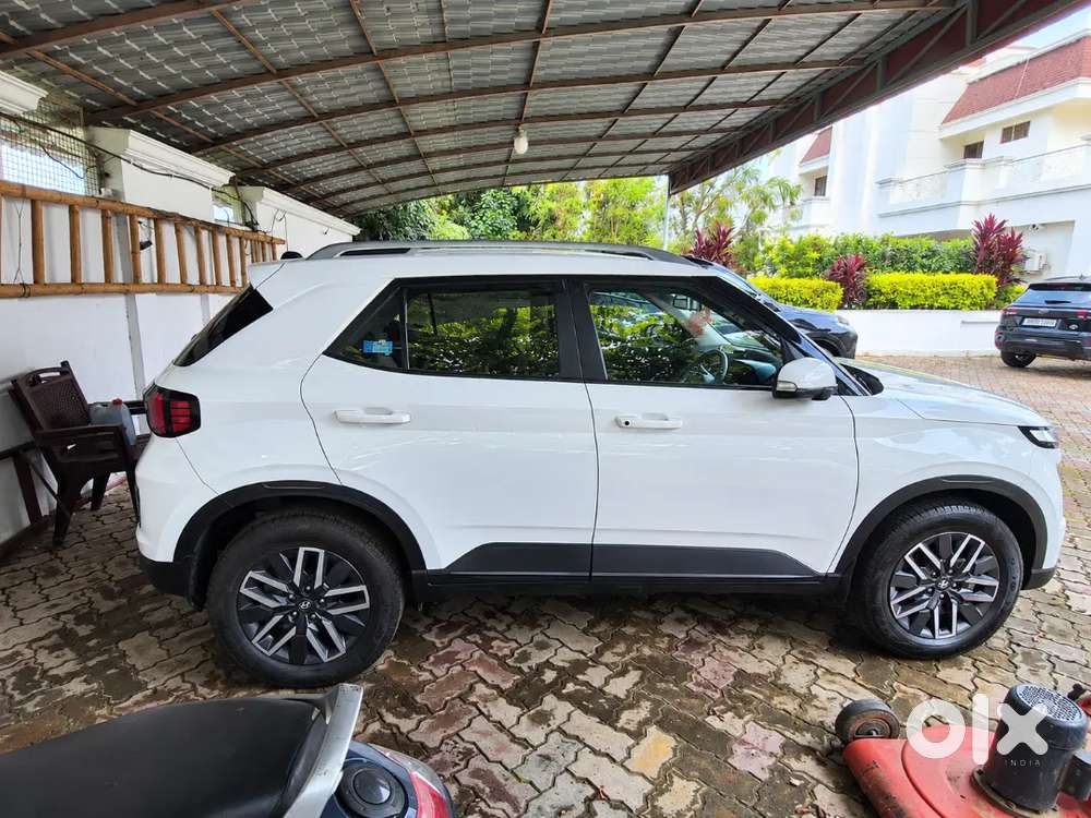 Urgent Sale Hyundai Venue Turbo 2023