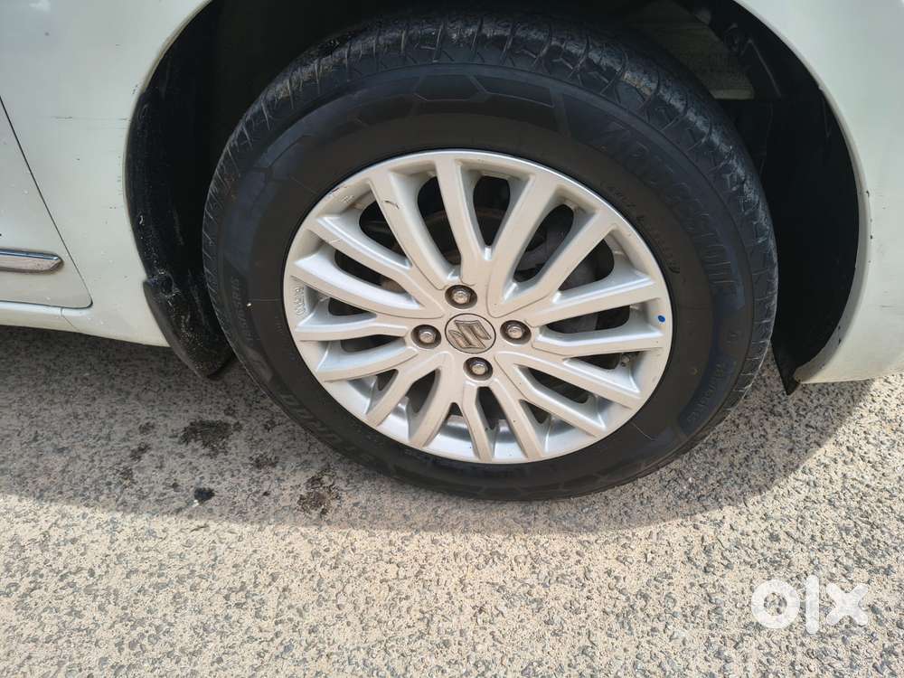 Maruti Suzuki Swift Dzire Amt Zxi, 2018, Petrol