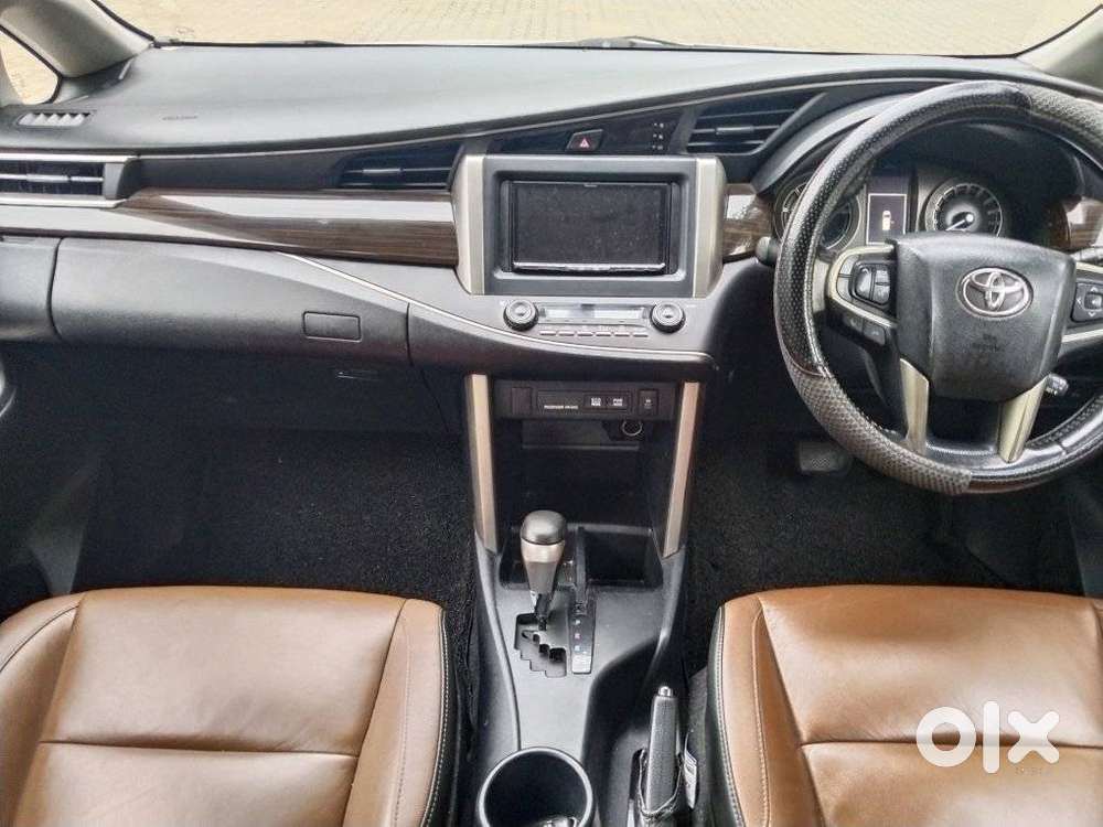 Toyota Innova Crysta 2.8z Automatic, 2016, Diesel