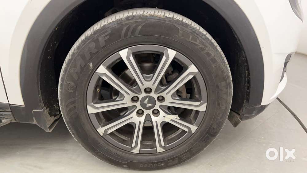 Mahindra Xuv700 2.2 Ax 7 Diesel At Luxury Pack Str, 2023, Diesel