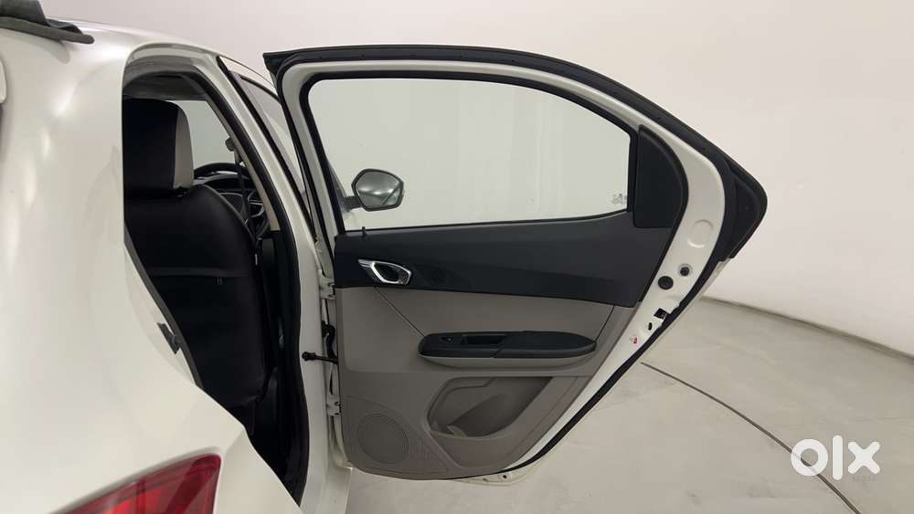 Tata Tiago Xz, 2016, Petrol