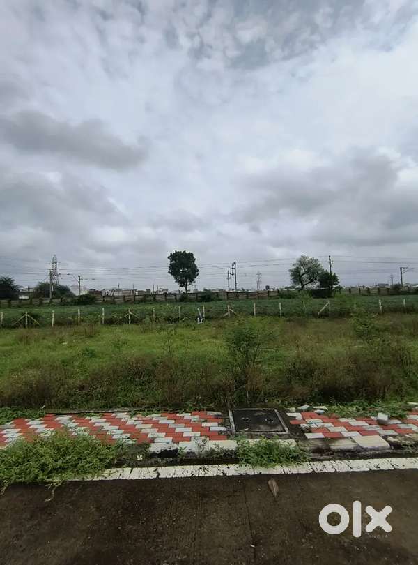 Urgent sell 15 by 40 के दो प्लॉट हे दोनों प्लॉट मिला के 1170 sq feet